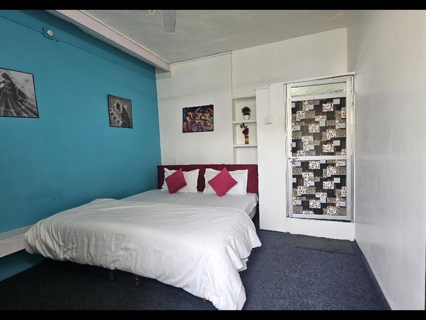 City And Palace View Guest House Udaipur Ruang foto