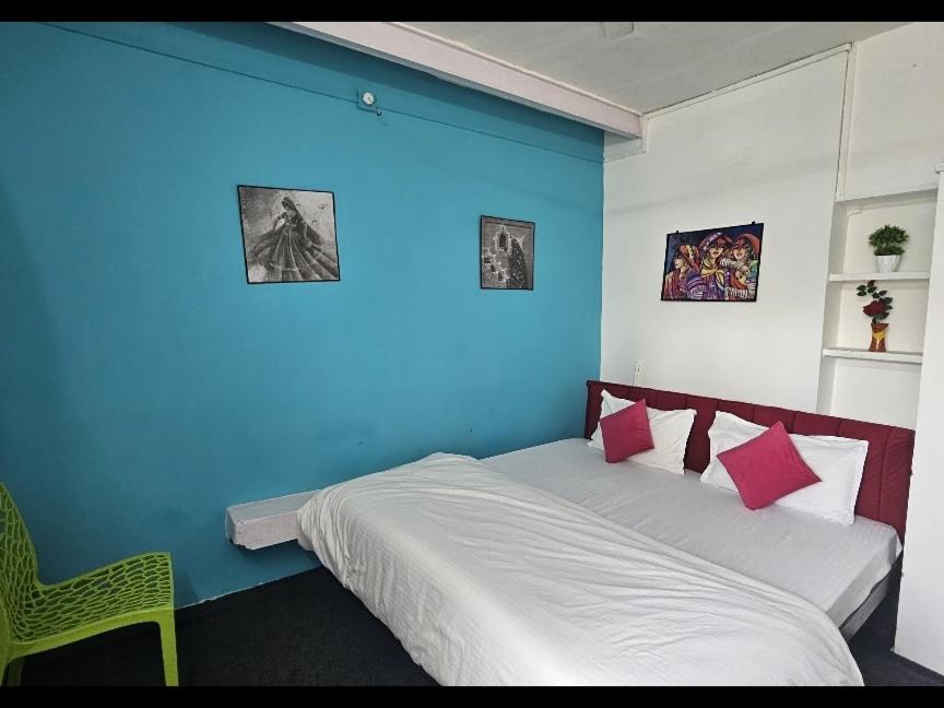 City And Palace View Guest House Udaipur Ruang foto